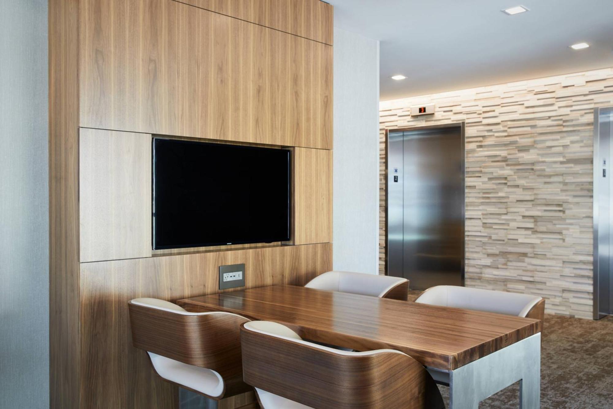 Ac By Marriott Downtown 4* Madison